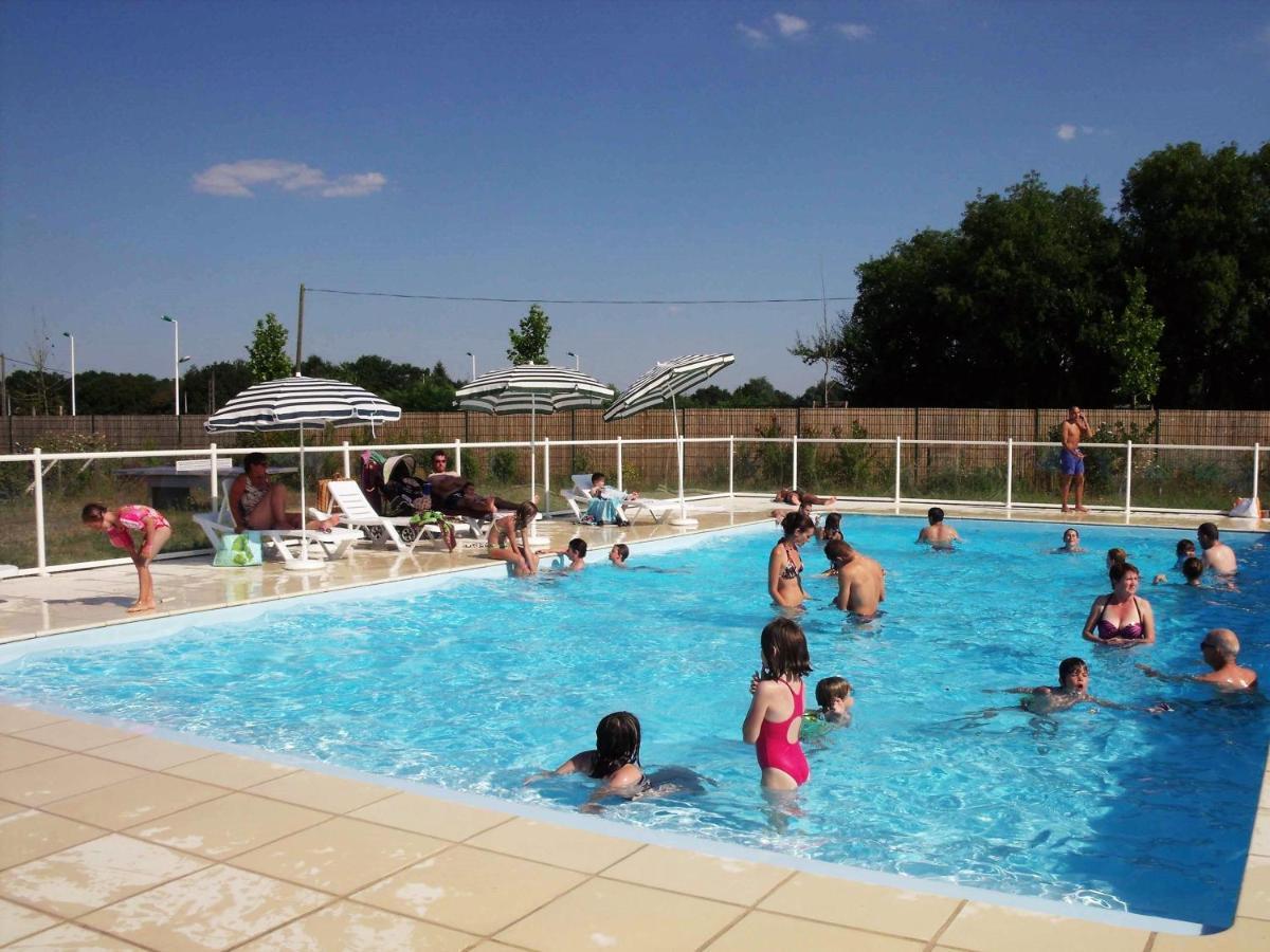 Camping Du Plan D'Eau **** Hotel Saint-Yrieix-sur-Charente Exterior foto
