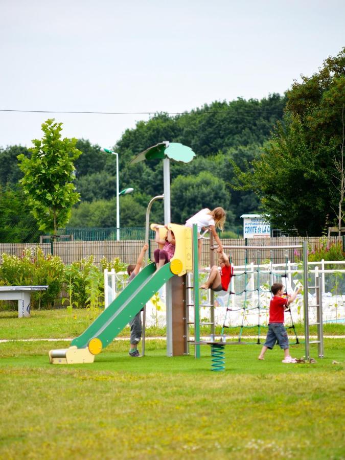 Camping Du Plan D'Eau **** Hotel Saint-Yrieix-sur-Charente Exterior foto