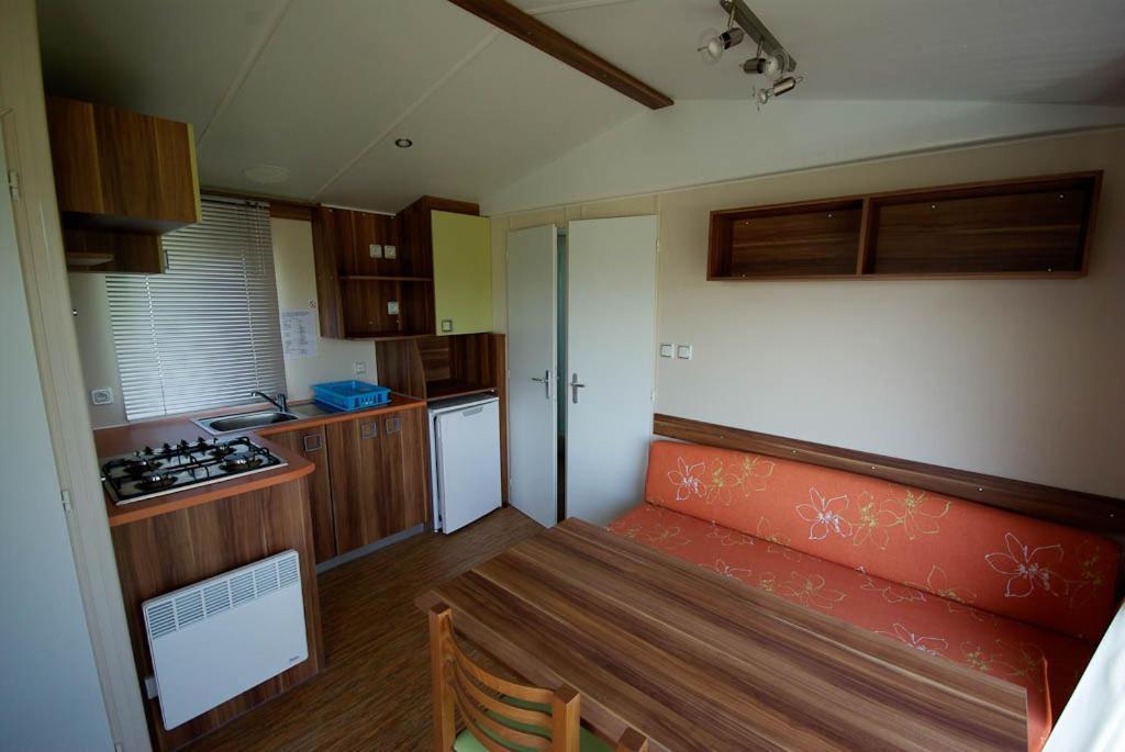 Camping Du Plan D'Eau **** Hotel Saint-Yrieix-sur-Charente Exterior foto