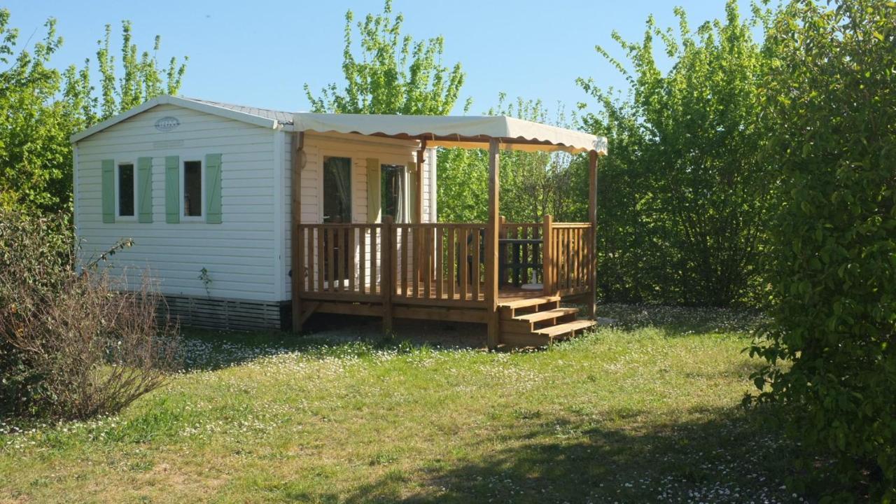 Camping Du Plan D'Eau **** Hotel Saint-Yrieix-sur-Charente Exterior foto